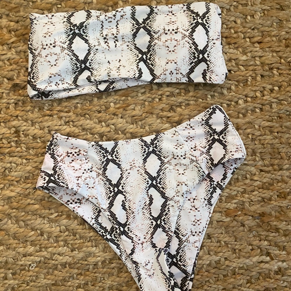 Bathing suit